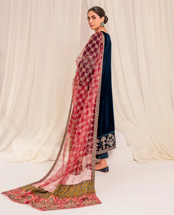 XENIA FROMALS HAYAT - Image 3