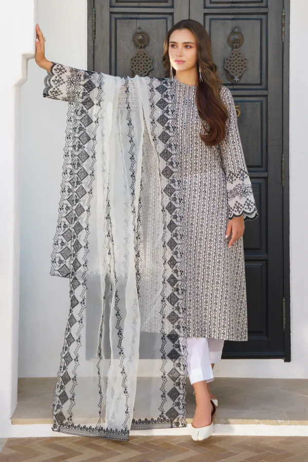 Baroque Stitched PRINTED LAWN UF-574 - Image 3