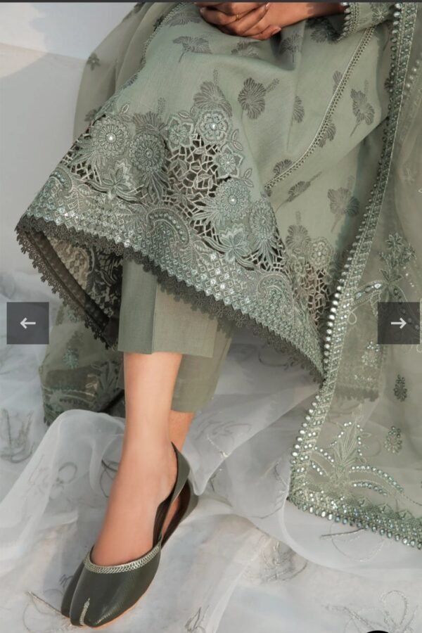 Baroque 3PC Stitched EMBROIDERED JACQUARD LAWN UF-311 - Image 4