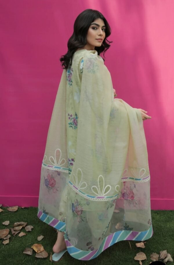 BAROQUE 3PC STITCHED EMBROIDERED LAWN UF-209 - Image 2