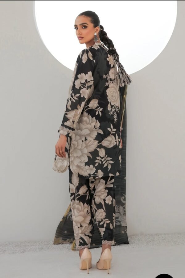 BAROQUE 3PC STITCHED PRINTED LAWN - Image 3