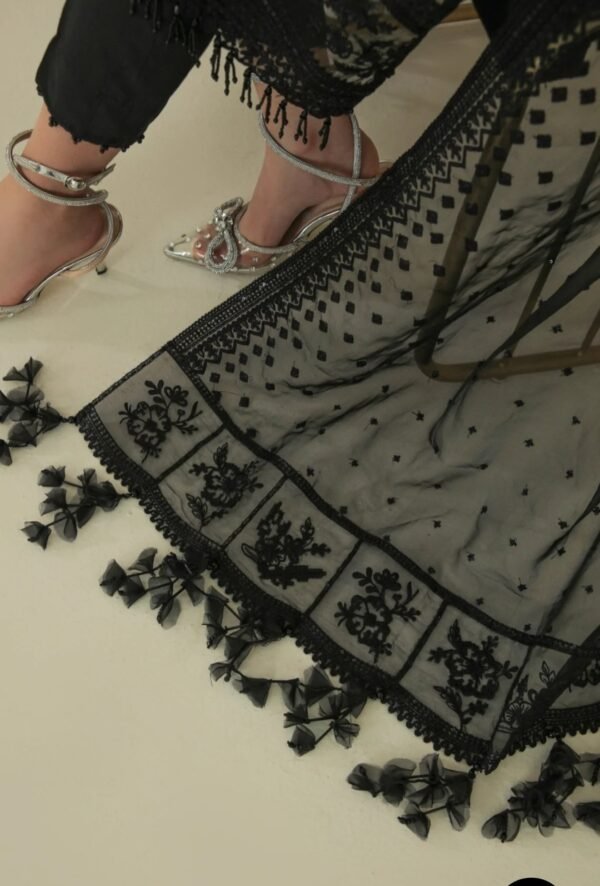 BAROQUE 3PC STITCHED EMBROIDERED ORGANZA UF-235 - Image 3