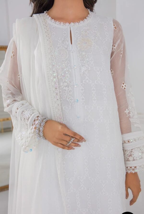 BAROQUE 3PC STITCHED EMBROIDERED CHIFFON - Image 6