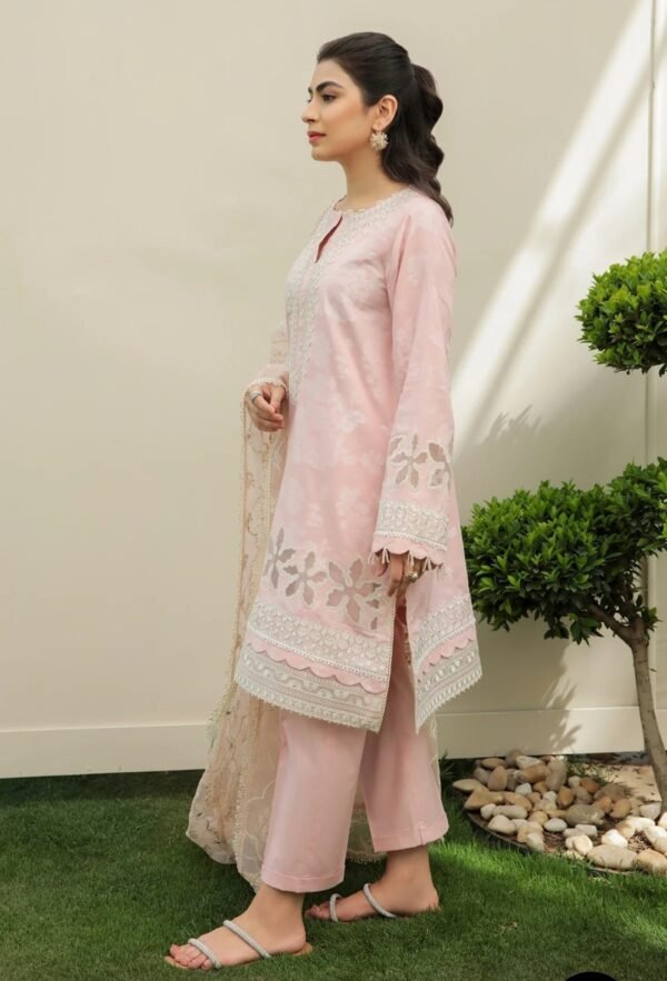 BAROQUE 3PC STITCHED EMBROIDERED JACQUARD LAWN - Image 3