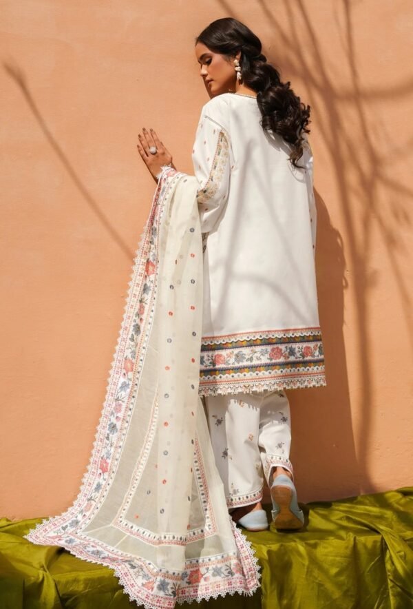 BAROQUE 3PC STITCHED EMBROIDERED LAWN SL10-D07 - Image 3