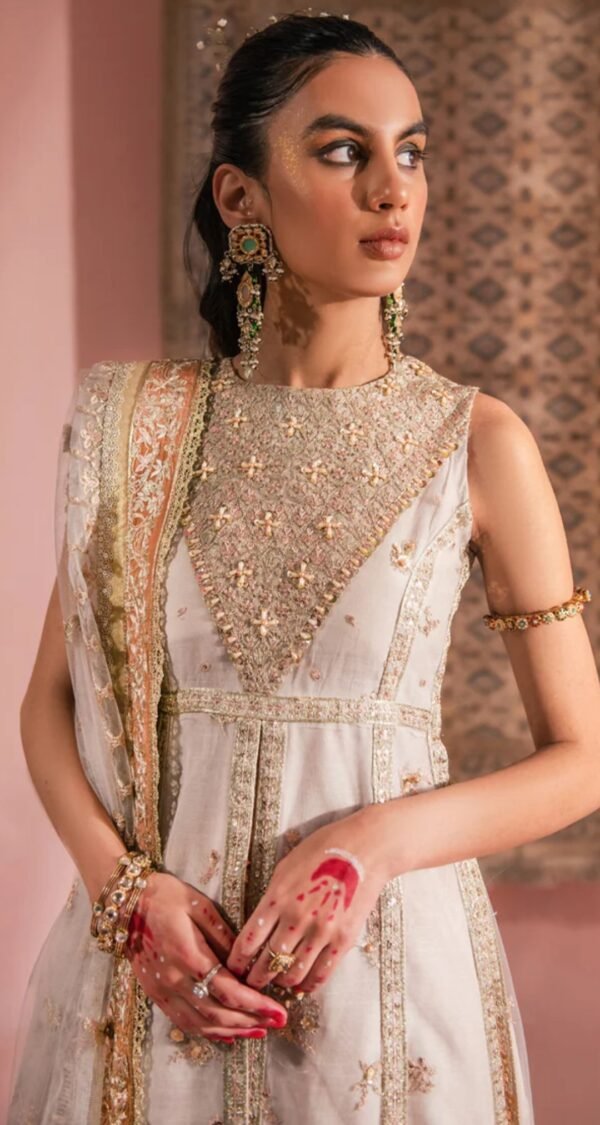AIK WEDDING FESTIVE '23 - LOOK 07 - Image 3